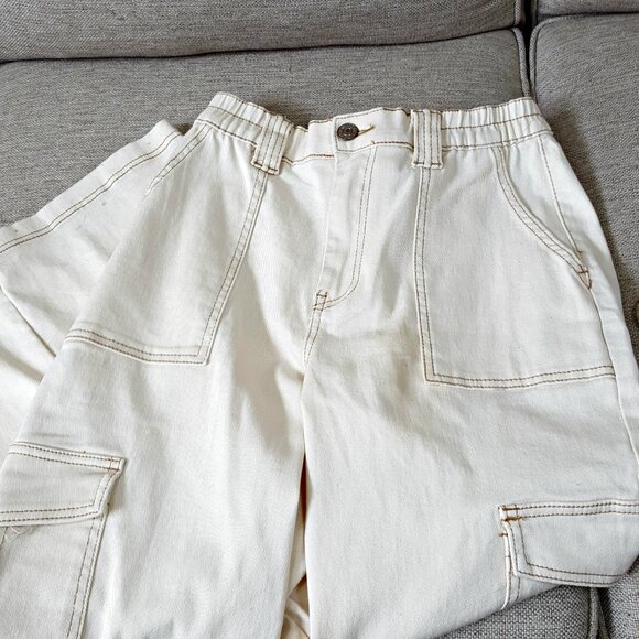Madden NYC Denim - NWOT! MADDEN NYC Cream CARGO PANTS SZ M